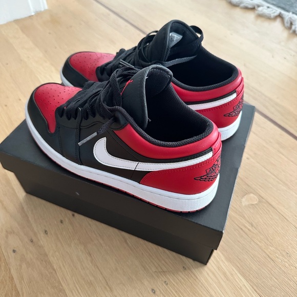 Jordan 1 Low Alternate Bred Toe – Size 10 – Barely Used – With Original Box - Picture 10 of 11
